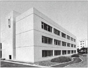 研究棟(現2号館)竣工 昭和49年3月