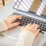 「とても」は文章に使うには、くだけた言葉ですか