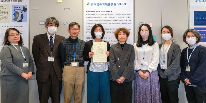 「opSoL賞」授賞式にて、関係者一同による記念写真